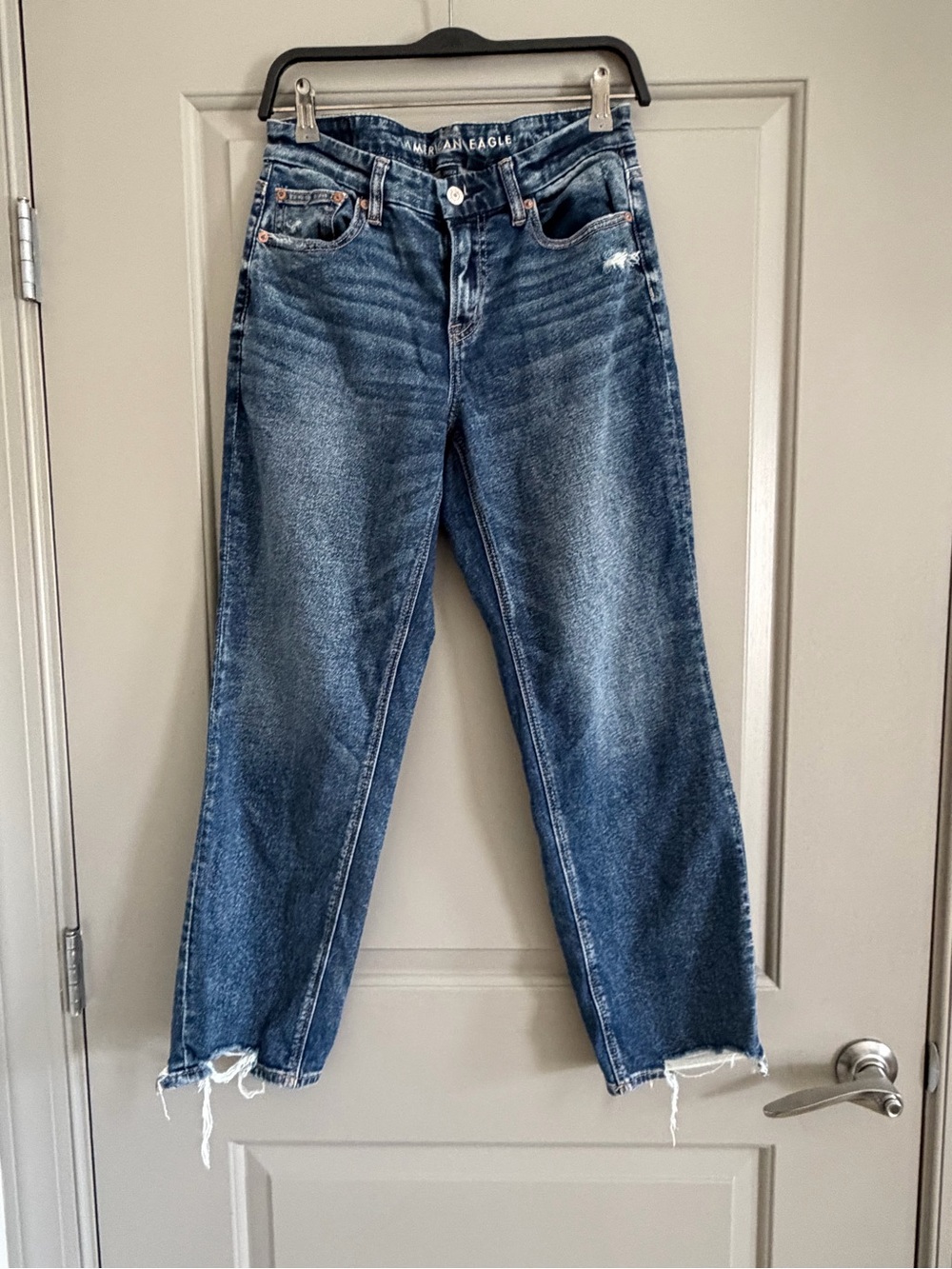 American Eagle Outfitters curvy straight high waistedJeans in Medium Blue Wash